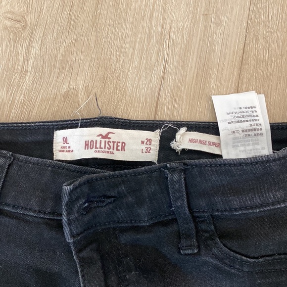 Hollister Skinny Jeans - Picture 3 of 3